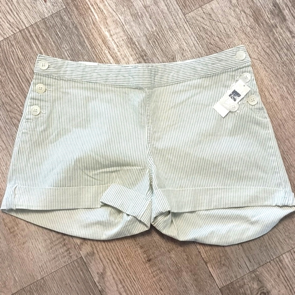 Gap striped shorts